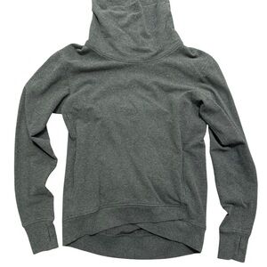 Lululemon On The Double Pullover
Heathered Dark Grey
